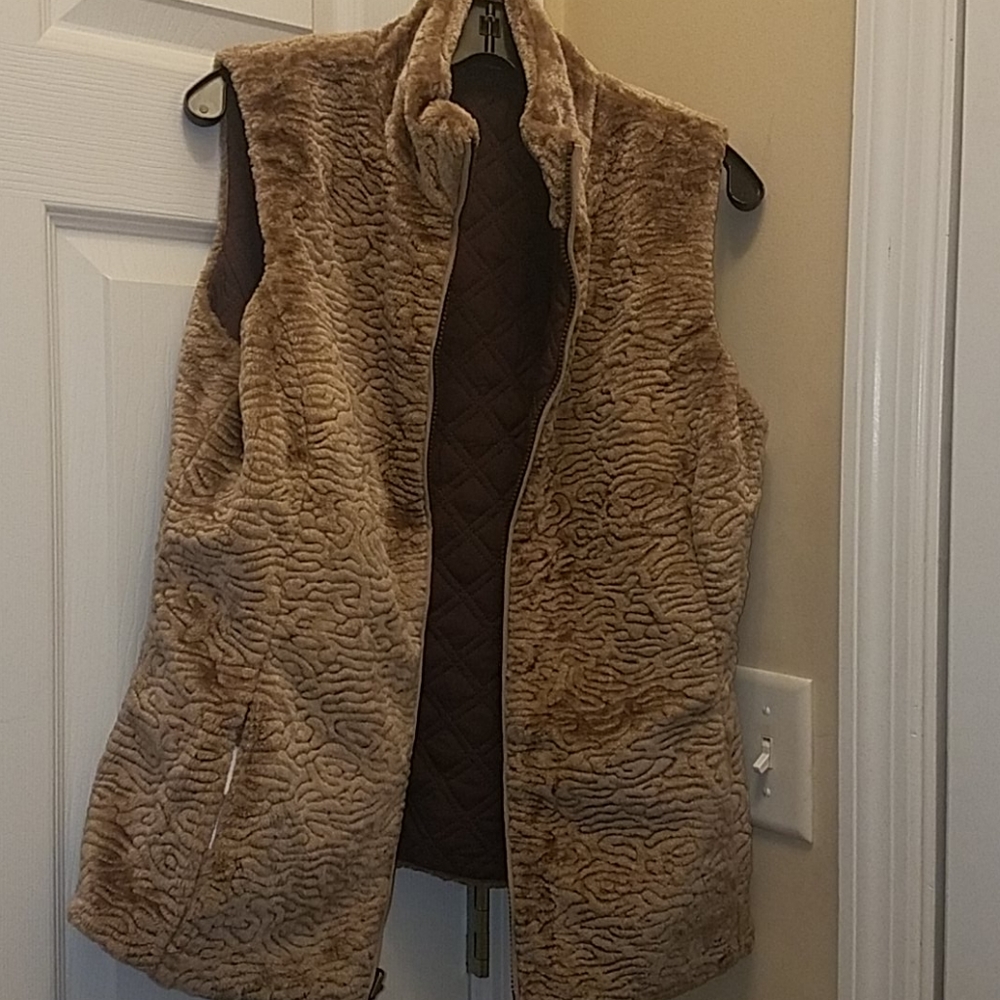 Reversable vest - Picture 2 of 5
